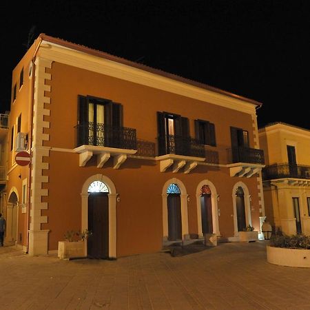B&B Al Teatro Комизо Стая снимка