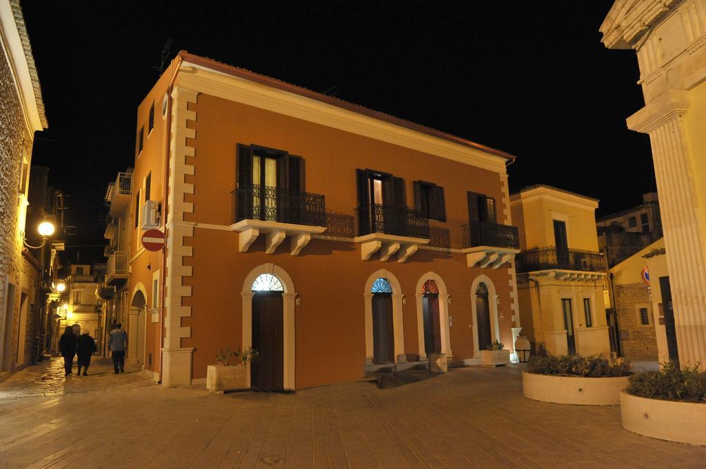 B&B Al Teatro Комизо Стая снимка