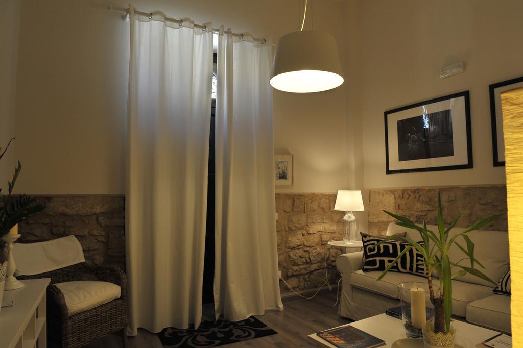 B&B Al Teatro Комизо Стая снимка